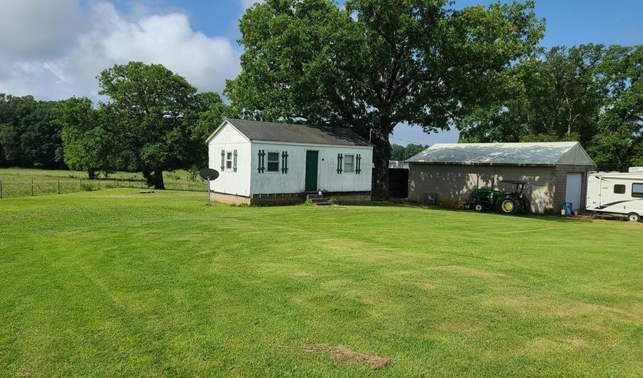 503 Bain Rd, Big Sandy, TN 38221 - 1 Beds, 1 Bath