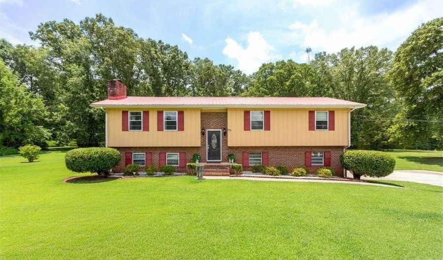 199 VALLEY Dr, Alexandria, AL 36250 - 4 Beds, 3 Bath