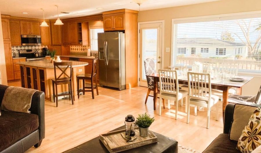 122 BAY VIEW Dr, Annapolis, MD 21403 - 4 Beds, 4 Bath