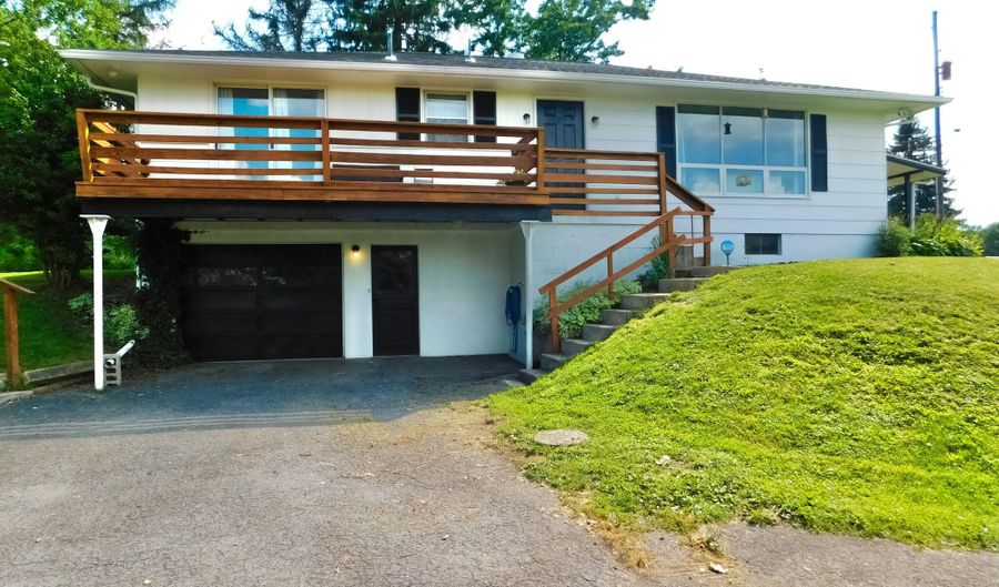 6280 Beacon St, Altoona, PA 16601 - 3 Beds, 2 Bath
