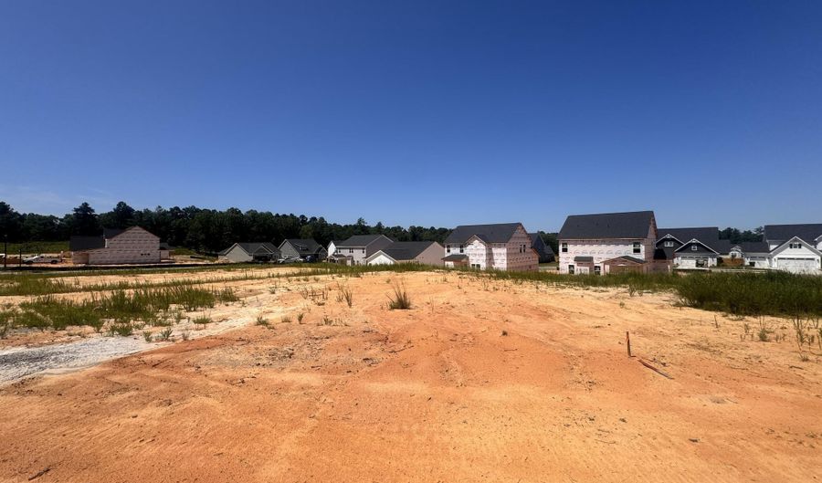 244 Rough Ridge Trl 74, Aberdeen, NC 28315 - 5 Beds, 3 Bath