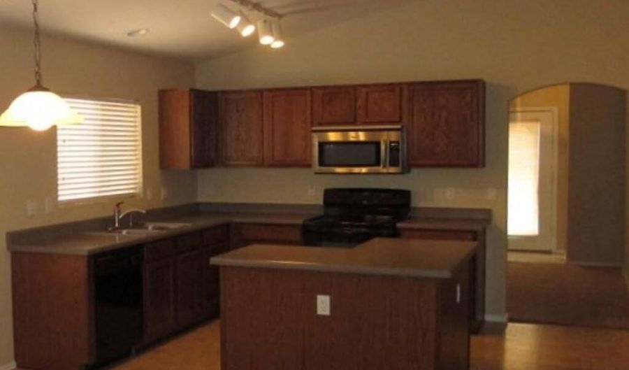 126 S 220th Dr, Buckeye, AZ 85326 - 3 Beds, 2 Bath
