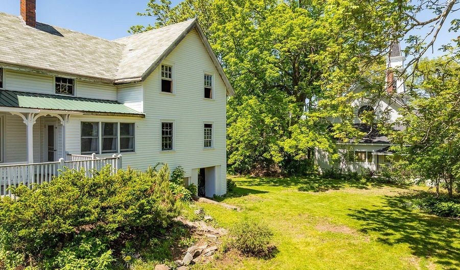 100 Cedar St, Belfast, ME 04915 - 4 Beds, 2 Bath