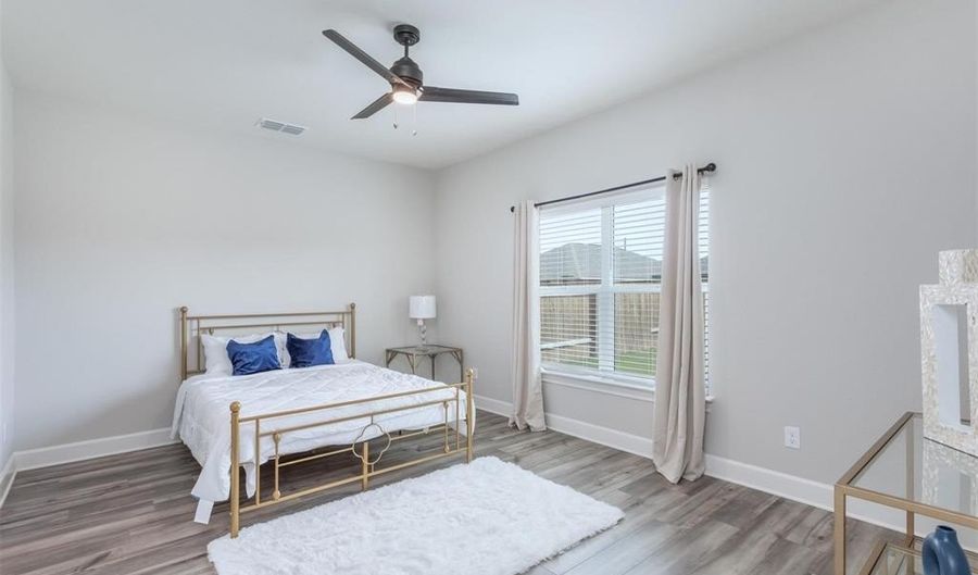 637 Emerson Dr, Anna, TX 75409 - 5 Beds, 3 Bath