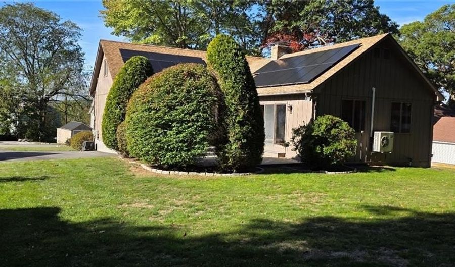 22 GROVE Ave, North Providence, RI 02911 - 3 Beds, 2 Bath