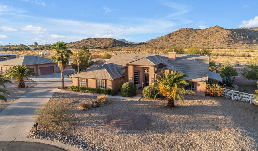9370 W WEAVER Cir, Casa Grande, AZ 85194 - 3 Beds, 4 Bath