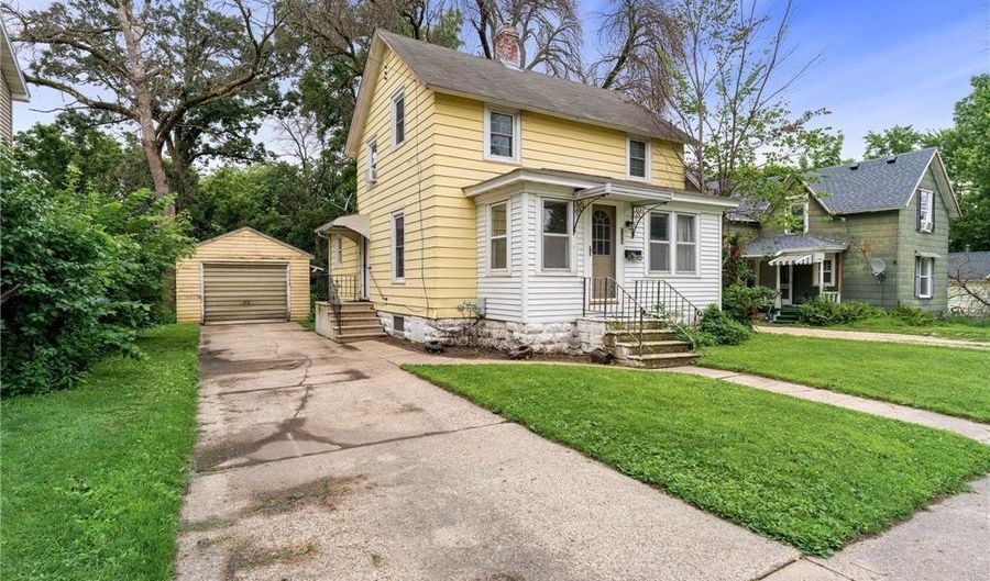 208 12th St SE, Austin, MN 55912 - 3 Beds, 1 Bath