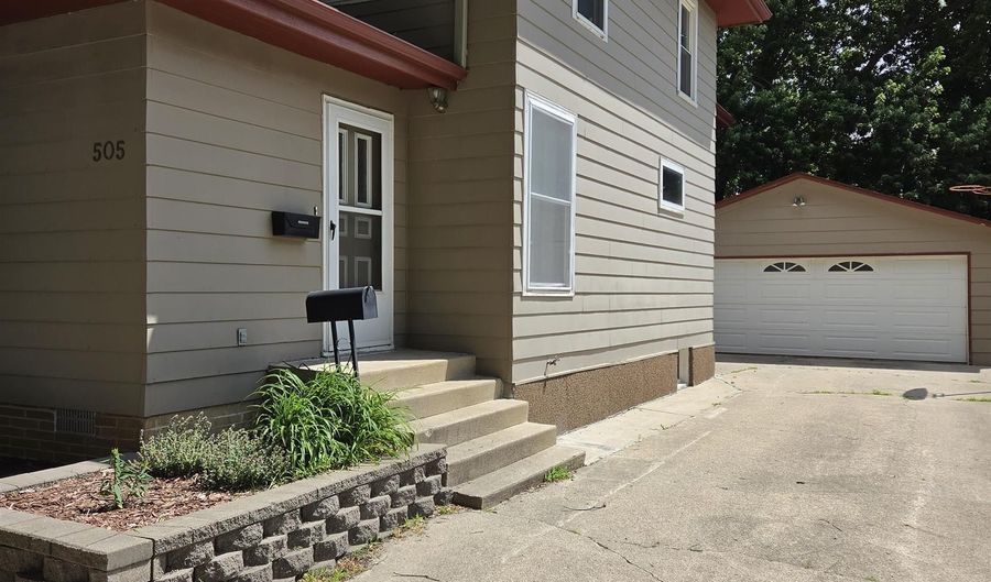 505 S Wooster St, Algona, IA 50511 - 4 Beds, 4 Bath