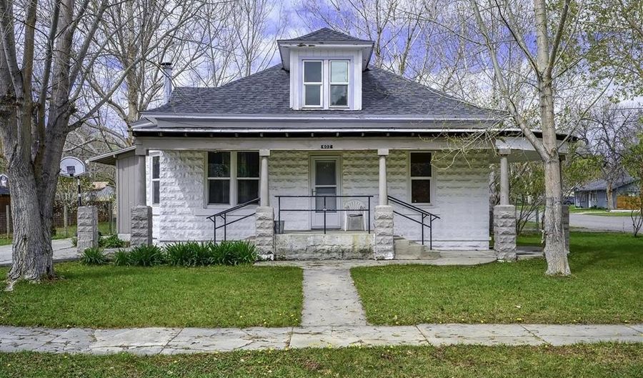 602 S 6th St, Basin, WY 82410 - 2 Beds, 1 Bath