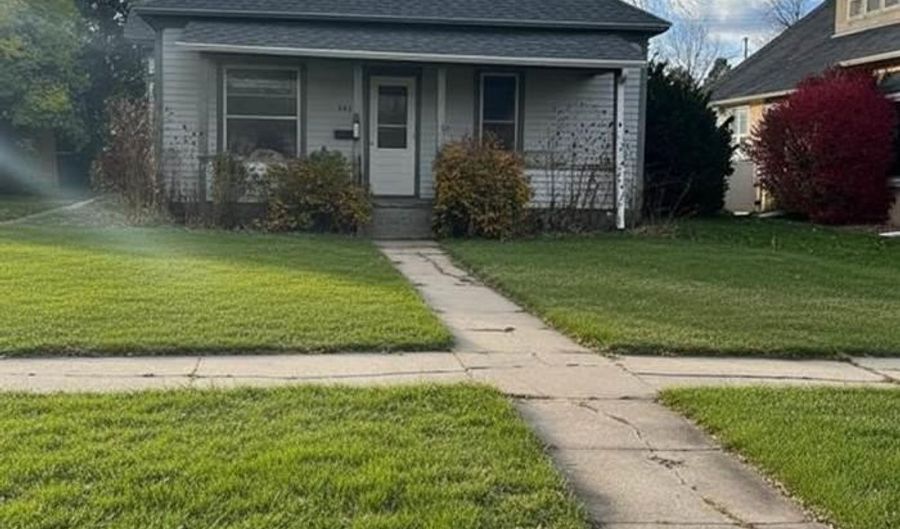 932 LARAMIE, Alliance, NE 69301 - 4 Beds, 2 Bath