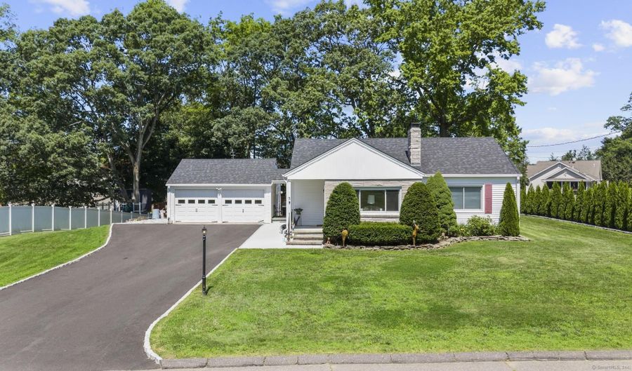 5 Greenfield Dr, Ansonia, CT 06401 - 3 Beds, 1 Bath