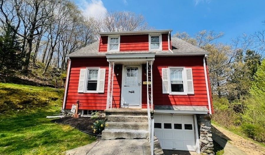 78 Manners Ave, Naugatuck, CT 06770 - 4 Beds, 2 Bath