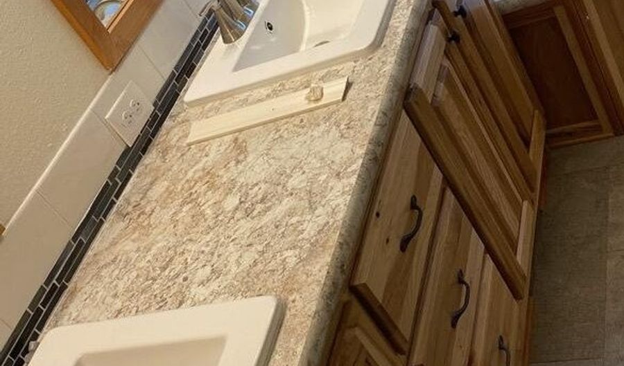 420 Reiten Dr, Ashland, OR 97520 - 3 Beds, 2 Bath