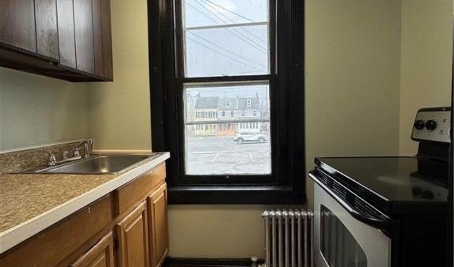 111 N 5th St 1, Allentown, PA 18102 - 2 Beds, 1 Bath