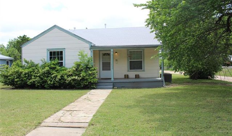 825 E North 12th St, Abilene, TX 79601 - 2 Beds, 1 Bath