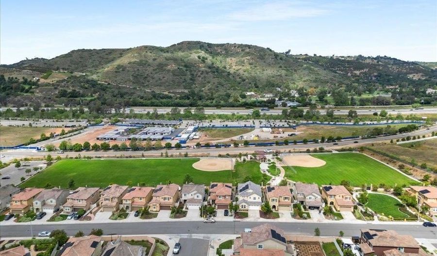 35420 Asturian Way, Fallbrook, CA 92028 - 4 Beds, 3 Bath