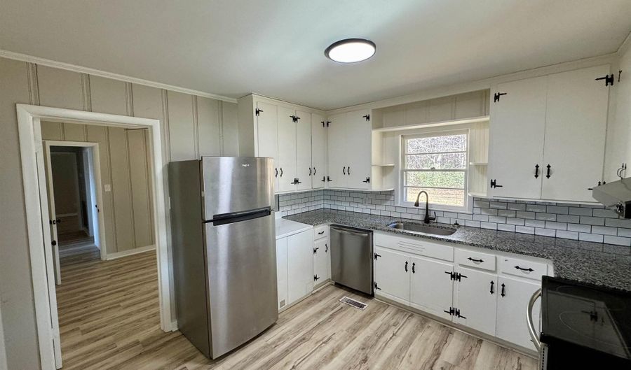 17456 Lucas Ferry Rd, Athens, AL 35611 - 3 Beds, 1 Bath