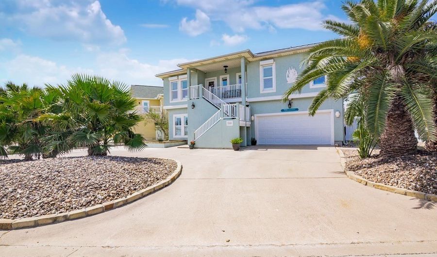 104 Bay Hbr, Aransas Pass, TX 78336 - 5 Beds, 3 Bath