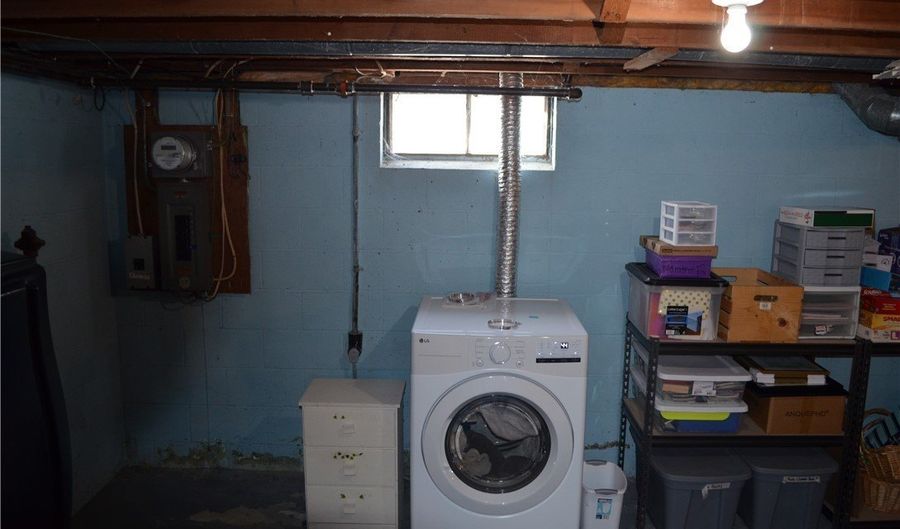 409 Cosby Rd, Utica, NY 13502 - 3 Beds, 1 Bath