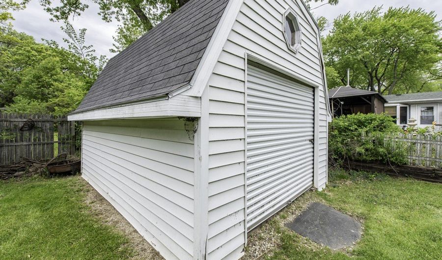 616 Highland Ave, Antioch, IL 60002 - 3 Beds, 1 Bath