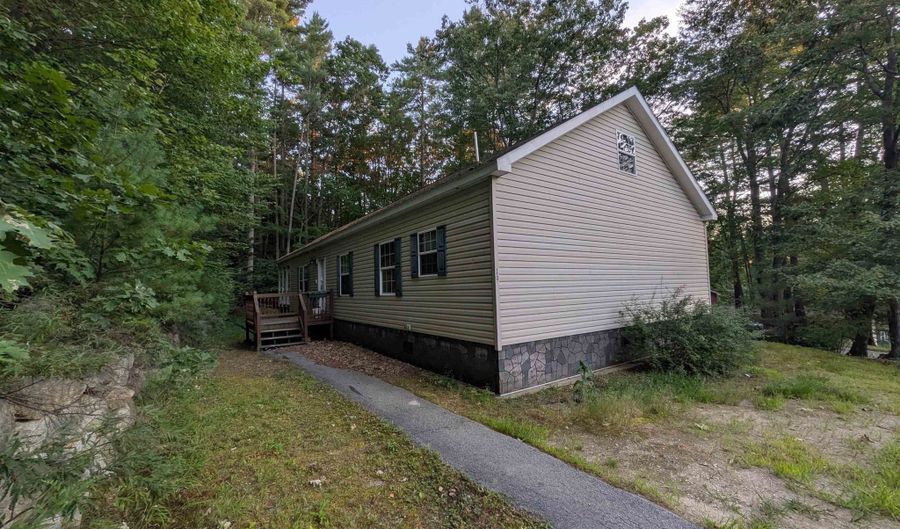 19 Sullivan Dr, Allenstown, NH 03275 - 3 Beds, 2 Bath