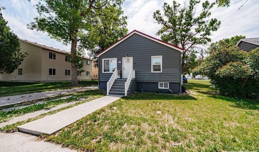462 NE Main St, Blackfoot, ID 83221 - 4 Beds, 2 Bath
