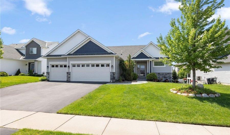 15672 Fairchild Way, Apple Valley, MN 55124 - 4 Beds, 4 Bath