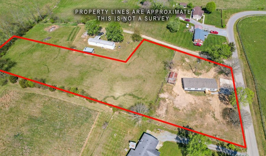 22002 Neal Rd, Abingdon, VA 24211 - 4 Beds, 2 Bath
