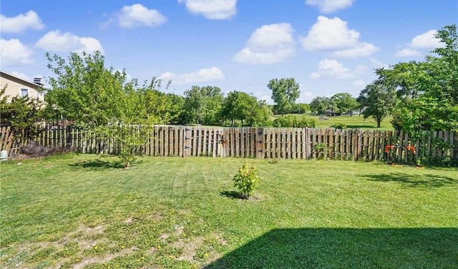 928 Bluestem Dr, Baldwin City, KS 66006 - 3 Beds, 2 Bath
