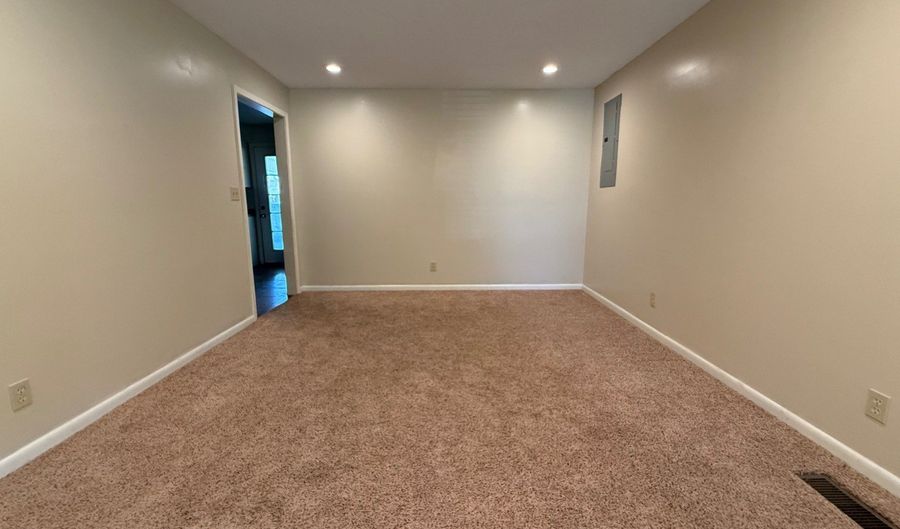 29 Mallory St, Batesville, AR 72501 - 2 Beds, 2 Bath