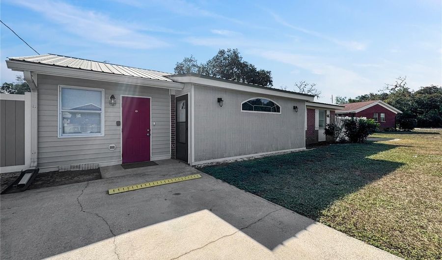 1003 COUNTY ROAD 17A W, Avon Park, FL 33825 - 3 Beds, 2 Bath