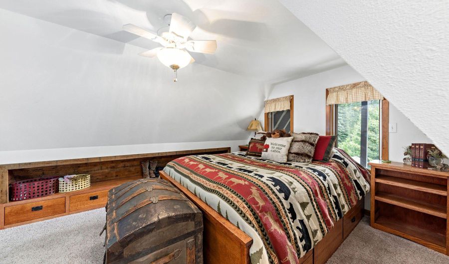 7668 Hyatt Prairie Rd, Ashland, OR 97520 - 2 Beds, 2 Bath