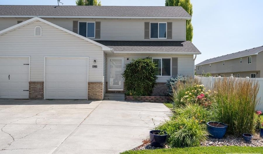 1981 Dakota Ln, Ammon, ID 83406 - 3 Beds, 2 Bath
