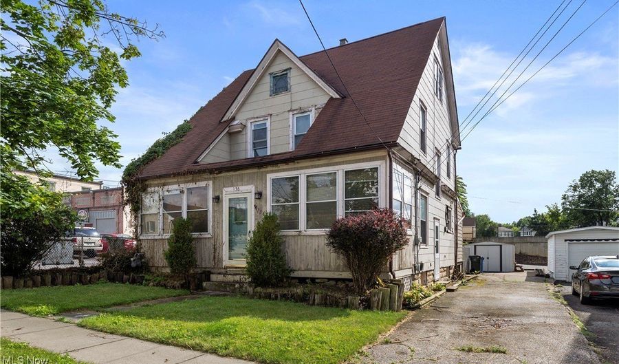 136 Lincoln St, Amherst, OH 44001 - 3 Beds, 2 Bath