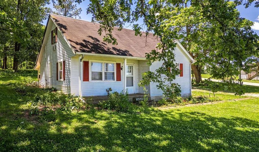 1352 W Main St, Auburn, KY 42206 - 2 Beds, 1 Bath