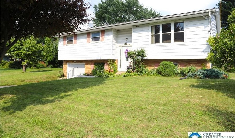 3020 W Fairbanks St, Allentown, PA 18103 - 5 Beds, 2 Bath