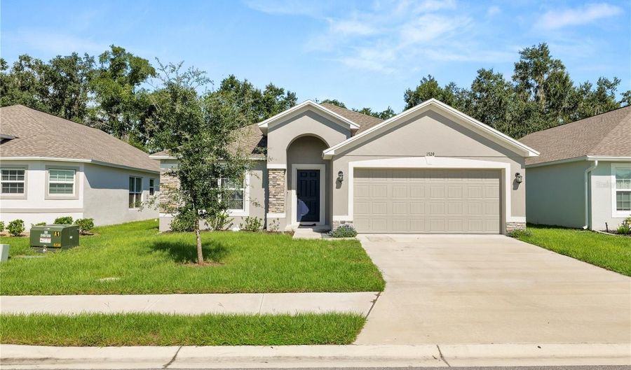 1924 THOMPSON PRESERVE Blvd, Bartow, FL 33830 - 3 Beds, 2 Bath
