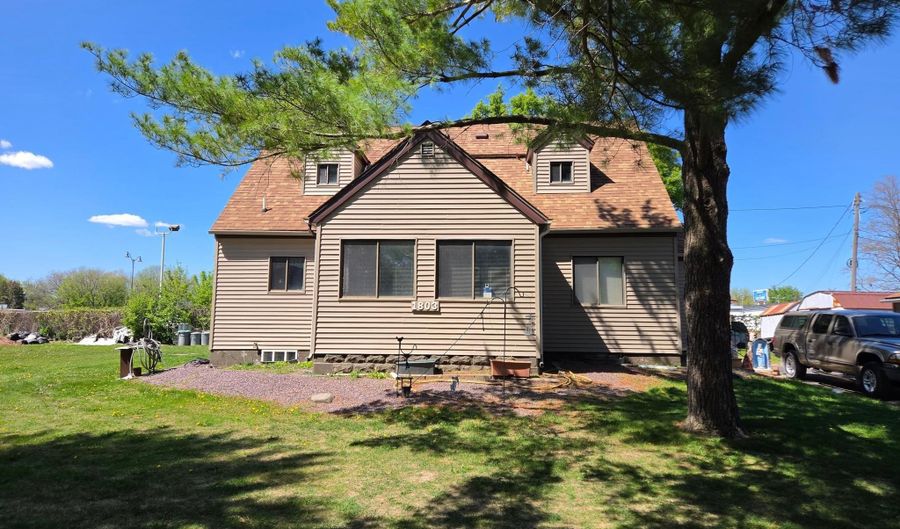 1803 SE Marshall St, Albert Lea, MN 56007 - 3 Beds, 2 Bath