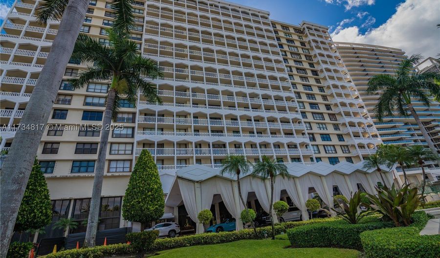 9801 Collins Ave 17J, Bal Harbour, FL 33154 - 2 Beds, 2 Bath