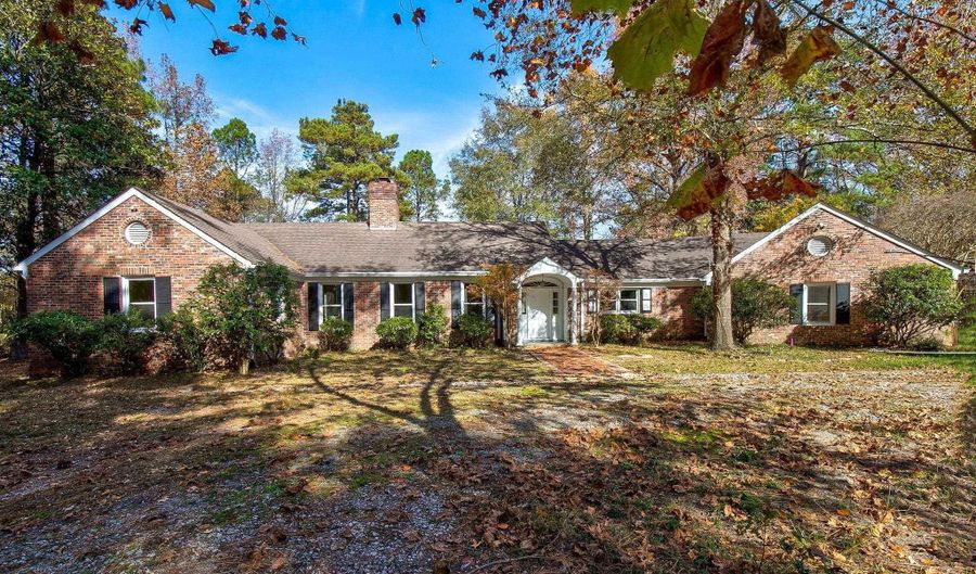 42 Brookwood Rd, Camden, SC 29020 - 3 Beds, 3 Bath