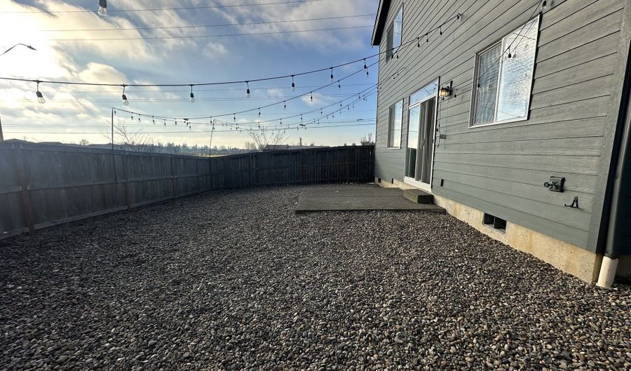 1003 NE 17TH St, Battle Ground, WA 98604 - 3 Beds, 3 Bath
