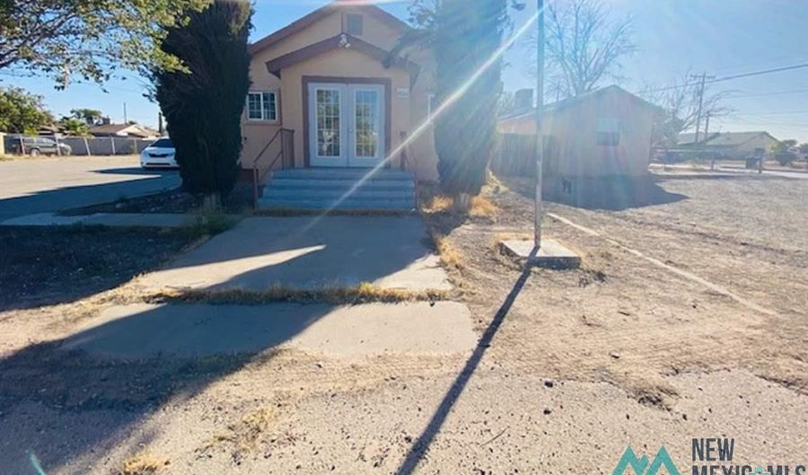 608 2322 Center Iris Street Ave, Carlsbad, NM 88220 - 2 Beds, 3 Bath