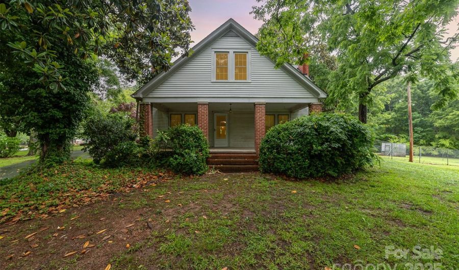 520 Eastwood Park Cir, Albemarle, NC 28001 - 5 Beds, 2 Bath