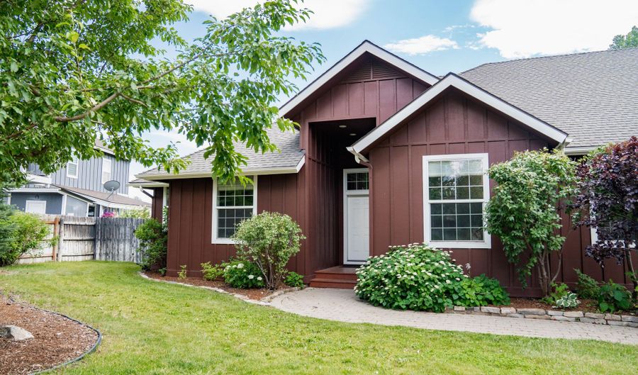 381 Parkside Dr, Bellevue, ID 83313 - 3 Beds, 2 Bath