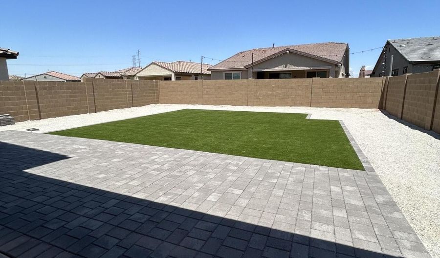 12210 W LEVI Dr, Avondale, AZ 85323 - 5 Beds, 3 Bath