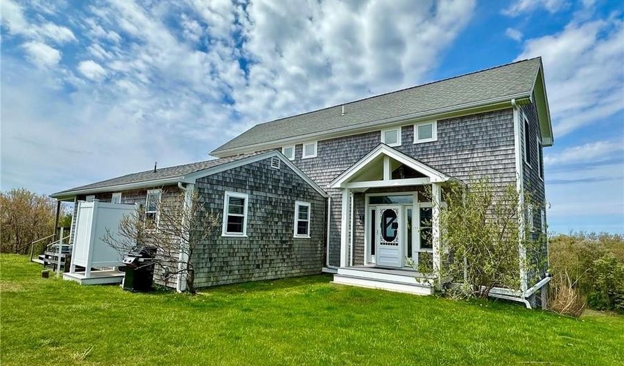 871 W Side Rd, Block Island, RI 02807 - 5 Beds, 2 Bath