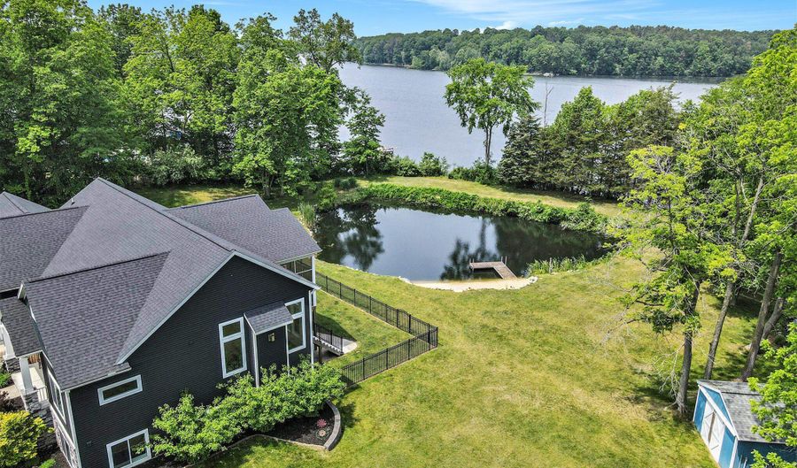 3589 Shoreline Dr, Allegan, MI 49010 - 4 Beds, 3 Bath
