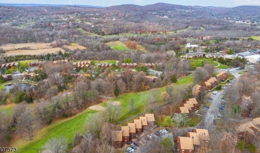 10 Augusta Dr 9, Alloway, NJ 07462 - 2 Beds, 2 Bath