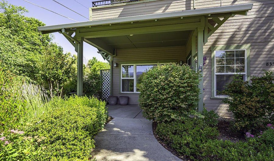833 Cobblestone Ct, Ashland, OR 97520 - 2 Beds, 2 Bath