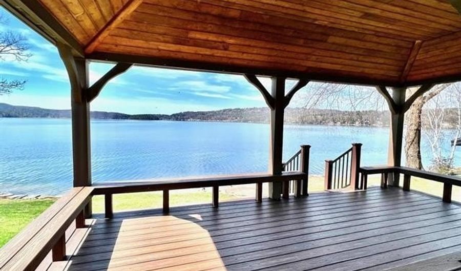18 Namaschaug Lndg, Chesterfield, NH 03462 - 4 Beds, 3 Bath